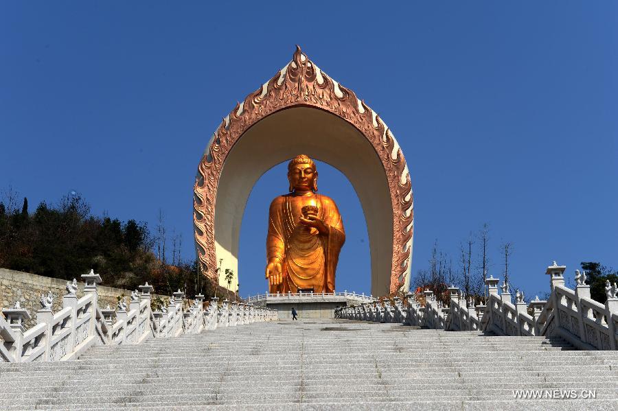 Trung Quốc xây tượng Phật cao nhất thế giới ảnh 1